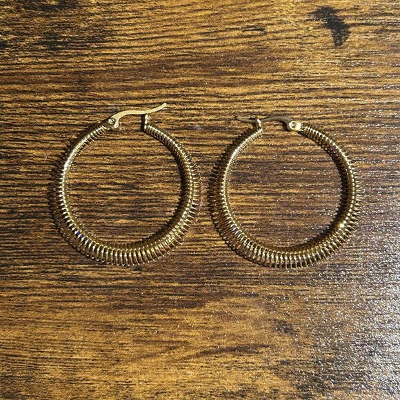 NEW Oceanus Gold Stainless Steel Hoop Earrings Coiled Wire Round Spiral Design - Picture 7 of 10